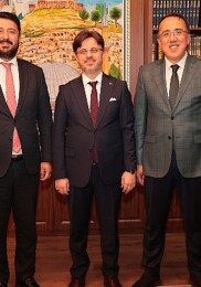 Sıhhat Bakan Yardımcısı Huzeyfe Yılmaz, Nevşehir Belediye Lideri Dr. Mehmet Savran’ı ziyaret etti