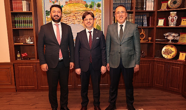 Sıhhat Bakan Yardımcısı Huzeyfe Yılmaz, Nevşehir Belediye Lideri Dr. Mehmet Savran’ı ziyaret etti