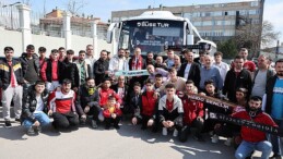 Sivas Belediye Lideri Dr. Adem Uzun, deplasmanda oynanacak Trabzonspor-Sivasspor müsabakası öncesi kırmızı beyazlı taraftarları Trabzon’a yolcu etti