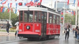 Taksim ve İstiklal Caddesi’nin simgelerinden nostaljik tramvayın yerine elektrik gücü ile çalışan bataryalı tramvay geliyor