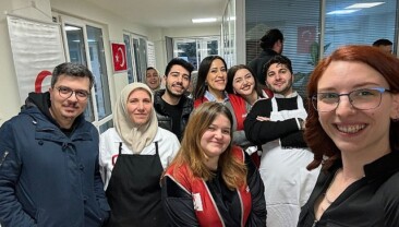 TikTok Türkiye’den Kızılay Pendik Aş Konutu’nda bin kişilik iftar yemeği