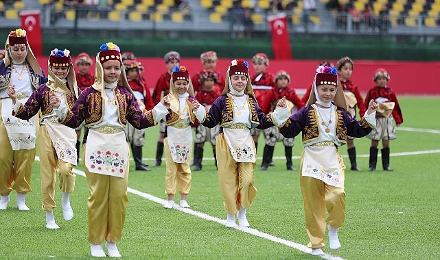 Aliağa’da Coşkulu 19 Mayıs Kutlaması