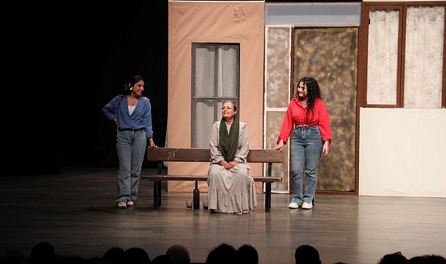 Aydın Büyükşehir Belediyesi, Aydınlıları birbirinden hoş tiyatro oyunlarıyla buluşturmaya devam ediyor