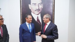 Ayvalık Belediye Başkanı Mesut Ergin’den CHP Genel Lideri Özgür Özel Ziyarette Bulundu