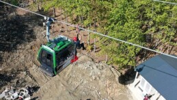 Büyükşehir İtfaiyesinden teleferikte nefes kesen tatbikat