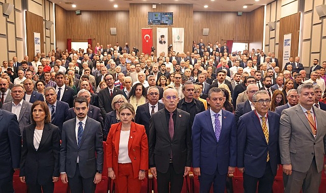 Çankaya Belediye Başkanı Hüseyin Can Güner, Toplumsal Demokrasi Derneği’nin düzenlediği “21’inci Yüzyılda Yeni Toplumsal Demokrat Belediyecilik” paneline konut sahipliği yaptı
