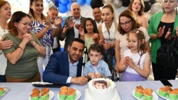 Çiğli Belediye Başkanı Onur Emrah Yıldız’dan SMA Hastası Doruk’a Doğum Günü Sürprizi
