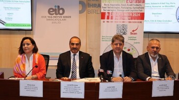 Egeli yaş meyve zerzevat ihracatçılarının ayağına fuar geldi