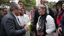 Keçiören Belediye Lideri Dr. Mesut Özarslan ve eşi Filiz Özarslan Anneler Günü’nü kutladı