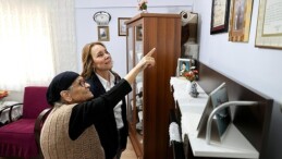 Konak Belediye Başkanı Nilüfer Çınarlı Mutlu’dan Anneler Günü’nde şehit annesine manalı ziyaret