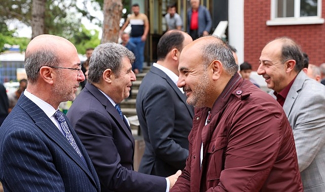 Konya Büyükşehir Belediye Başkanı Uğur İbrahim Altay ve Selçuklu Belediye Başkanı Ahmet Pekyatırmacı, Cuma Buluşmaları çerçevesinde Anadolu Teknik Sanayi Camii’nde sanayi esnafıyla bir ortaya geldi