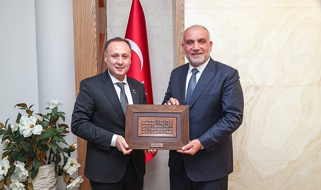 Lider İbrahim Sandıkçı, “İlçemize yeni yatırımlar kazandırmak için çabayla çalışıyoruz”