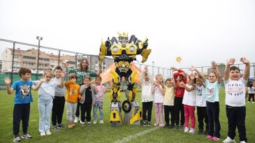 Miniklerin renkli spor şenliği