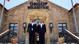 Nevşehir Belediye Başkanı Rasim Arı, Ürgüp Belediye Lideri Ali Ertuğrul Bul’u ziyaret etti. Ziyarette her iki lider Kapadokya ve bölge turizmi için birlikte hareket etme kararı aldı