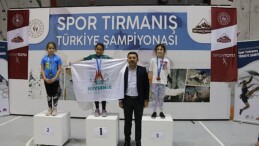 Nevşehir Belediyesi Gençlik ve Spor Kulübü sportmeni Belkıs Durmuş, Spor Tırmanış Küçükler Türkiye Şampiyonası’nda tüm rakiplerini geride bırakarak Türkiye Şampiyonu oldu.