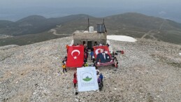 Osmangazili dağcılar 19 Mayıs’ı Uludağ dorukta kutladı
