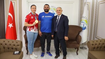 Şampiyon Atletten Lider Öztürk’e Ziyaret