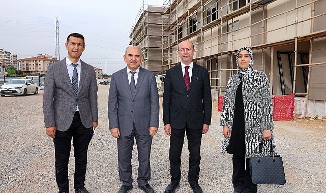 Selçuklu Belediye Başkanı Ahmet Pekyatırmacı ve Konya Vilayet Sıhhat Müdürü Mehmet Koç, Konya’ya sıhhat alanında paha katacak Toplum Ruh Sıhhati Merkezi ve Sağlıklı Hayat Merkezi’nde incelemelerde bulundu