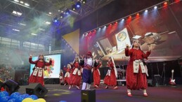 Selçuklu Belediyesi Bosna Hersek’in Zenica kentinde düzenlenen Çocuk Şenliği’nin final gününde halk oyunları grubuyla sahne aldı