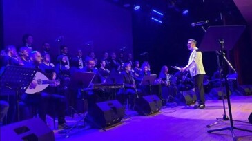 Sıhhat çalışanları hayatını kaybeden meslektaşlarının çocuklarına eğitim dayanağı için konser verdi