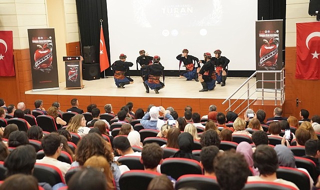 Türk Dünyası Sineması İzmir’de Ege Üniversitesi mesken sahipliğinde bir ortaya geldi “Uluslararası Turan Sinema Festivali” başladı