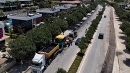 Üç ilçede 14 km yol asfaltlanıyor İzmir Büyükşehir Belediyesi asfalt atağı başlattı