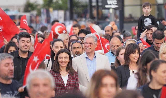 Ulu Lider Gazi Mustafa Kemal Atatürk’ün doğum günüm dediği 19 Mayıs, Mudanya’da coşkuyla kutladık. Gençlerin sahne aldığı kutlamalarda, his ve sevinç bir ortada yaşandı