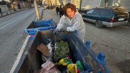 Ünlü Şef Refika Birgül, Besin İsrafına Dikkat Çekmek ve Boşa Harcama Demek için Çöp Konteynerine Girdi