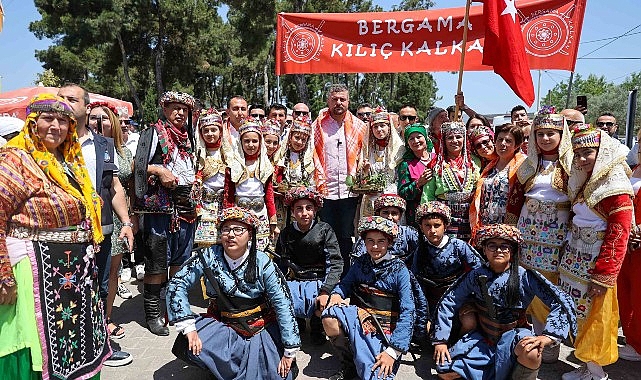 İzmirliler Belenbaşı Kiraz Şenliği’nde buluştu