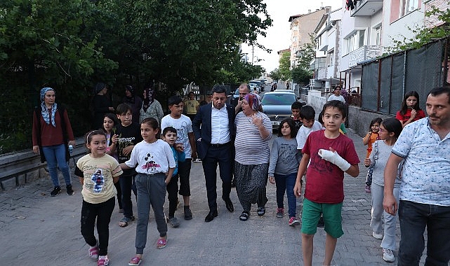 Nevşehir Belediye Başkanı Rasim Arı, belediye gruplarının çalışma alanlarındaki inceleme ve mahalle ziyaretlerine devam ediyor