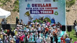 Selçuklu Belediyesi’nin toplumda sıfır atık şuuru oluşması ismine düzenlediği “Okullar Ortası Sıfır Atık Yarışması”nın ödül merasimi gerçekleşti