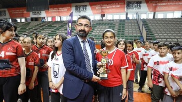 Spor Şenliğinde Kupalar Sahiplerini Buldu