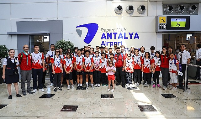 Antalya Büyükşehir izcileri havalimanını gezdi