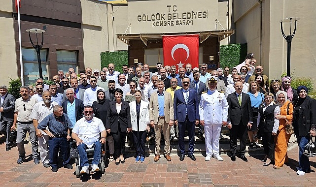 Gölcük’te düzenlenen Kent Bayramlaşması; toplumun her bölümünden temsilciler vatandaşların geniş iştiraki ile gerçekleştirildi