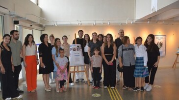 İşitme engelli çocukların fotoğraf standı büyük ilgi gördü