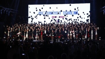 İstanbul Atlas Üniversitesi’nde mezuniyet sevinci