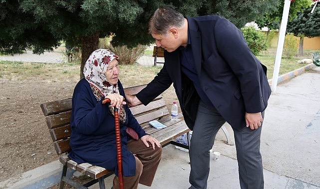 İzmir’de emeklilere su faturası, market ve kira takviyesi