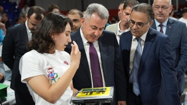 İzmir’de Robotik Kodlama Şenliği