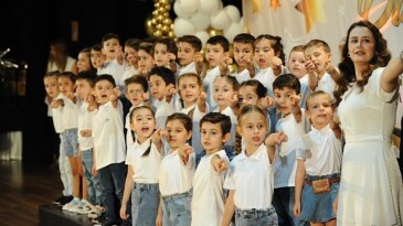 Karşıyaka’nın anaokullarını yıl sonu coşkusu sardı