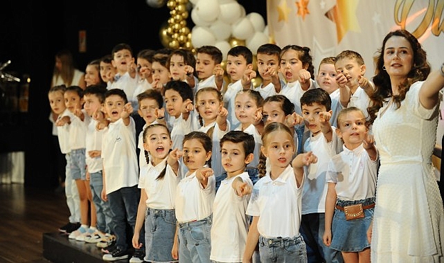 Karşıyaka’nın anaokullarını yıl sonu coşkusu sardı