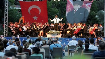 Narlıdere Belediyesi Çocuk Senfoni Orkestrası, 2023-2024 devri çalışmalarını ‘yaz’ konseri ile taçlandırdı