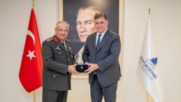 Orgeneral Kemal Yeni’den Lider Tugay’a ziyaret