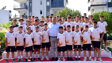 Seferihisar Belediyesi Yaz Spor Okulları, 11 farklı branşta çocuklar ve yetişkinler ile buluşmaya hazırlanıyor