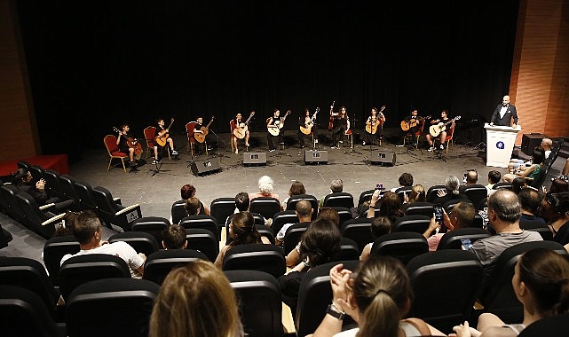 Yıldız Kenter Sahnesi’nde mükemmel konser