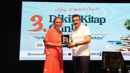 3. Dikili Kitap Günleri’nde Ceyda Düvenci sevenleriyle buluştu