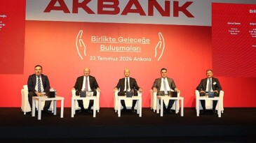 Akbank, İş Dünyasının Önderleriyle Birlikte Geleceği Şekillendirmeye Devam Ediyor