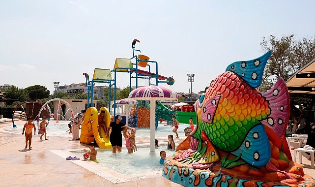 Aydın Büyükşehir Belediyesi tarafından Aydın’a kazandırılan Dokumacılık Park içerisindeki aquapark bu yıl da çocukların akınına uğruyor