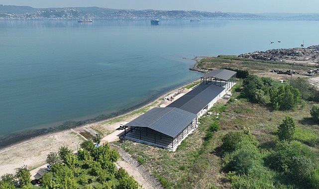 Başiskele Su Sporları Merkezi’nde çatı imalatı tamam