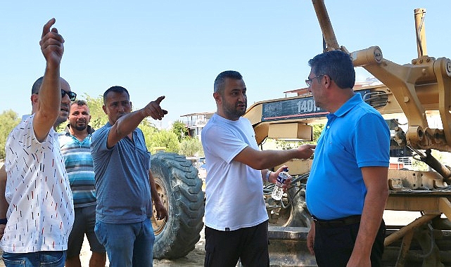 Burhaniye Belediyesi Fen İşleri Müdürlüğü takımları, Karınca Deresi kenarında yürüyüş ve bisiklet yolu projesi çalışmalarına başladı