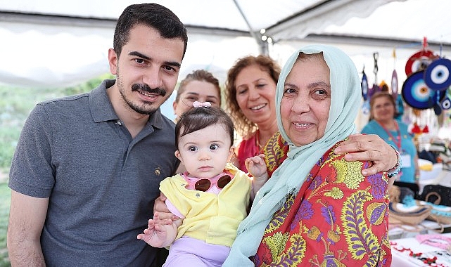 Çankaya Belediyesi’nin bayanlara gelir takviyesi hedefiyle hayata geçirdiği “Kadın Emeği Festivali” Başkentlilerle buluştu